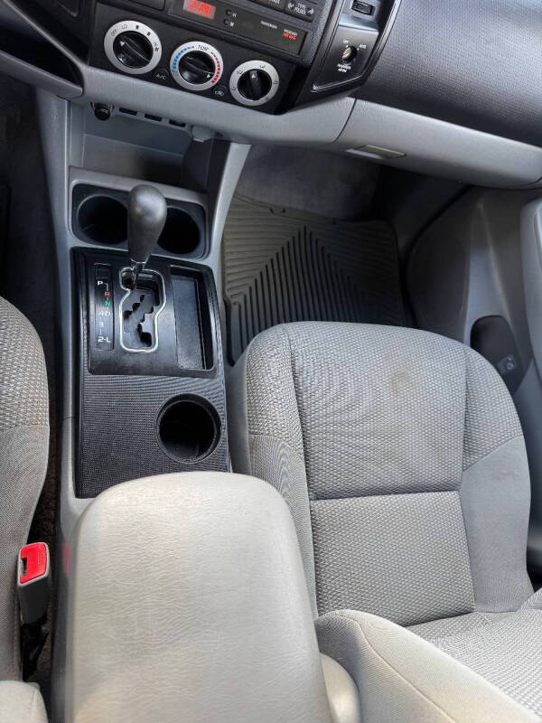 2010 Toyota Tacoma Base photo 25