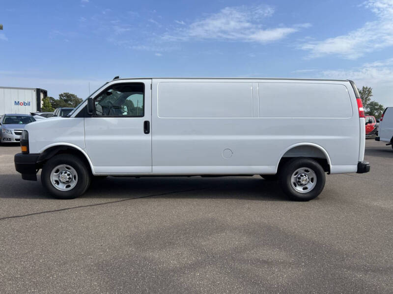 2025 Chevrolet Express 3500