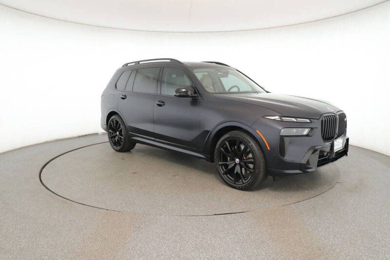2023 BMW X7 M60i