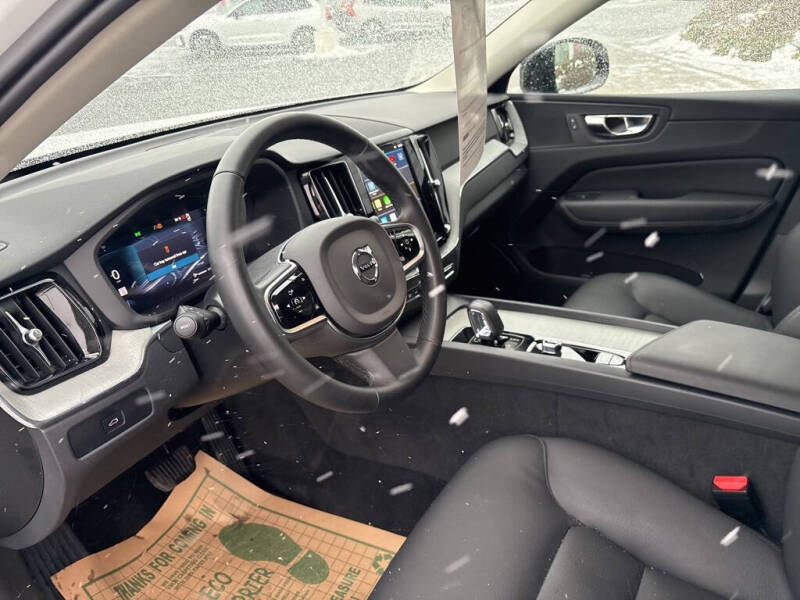 2025 Volvo XC60 B5 Plus Dark Theme