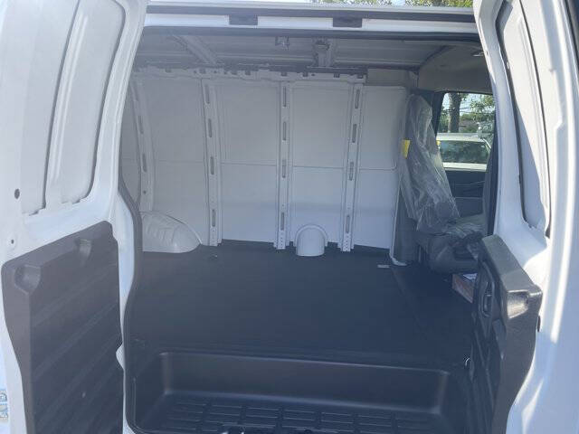2025 Chevrolet Express 2500