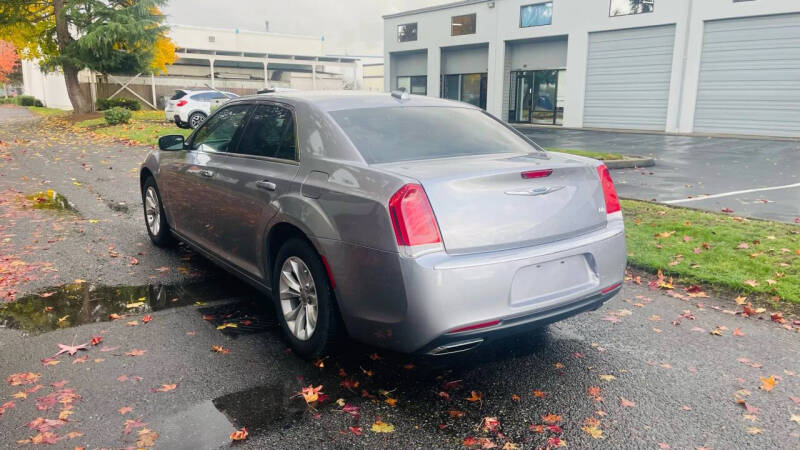 2016 Chrysler 300