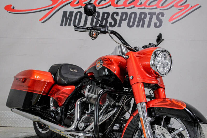 2014 Harley-Davidson CVO Road King