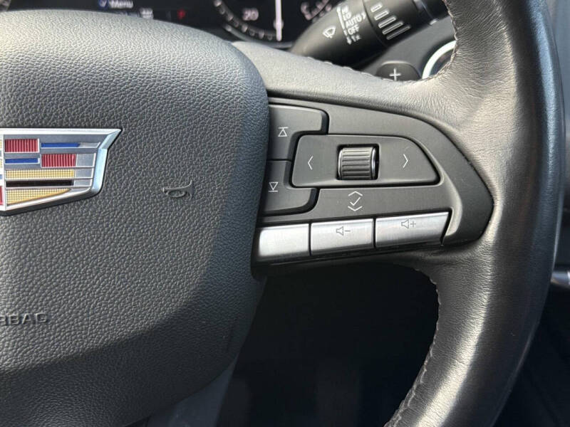 2023 Cadillac XT4 Premium Luxury