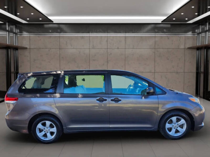 2012 Toyota Sienna