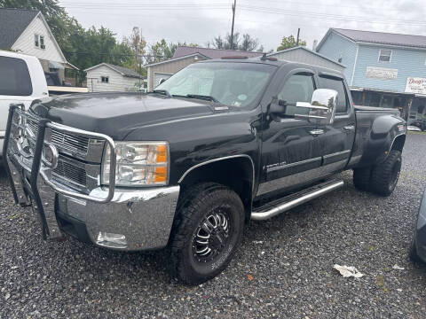 2007 Chevrolet Silverado 3500HD for sale at DOUG'S USED CARS in East Freedom PA