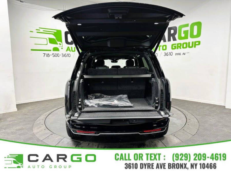 2025 Land Rover Range Rover P400 SE LWB