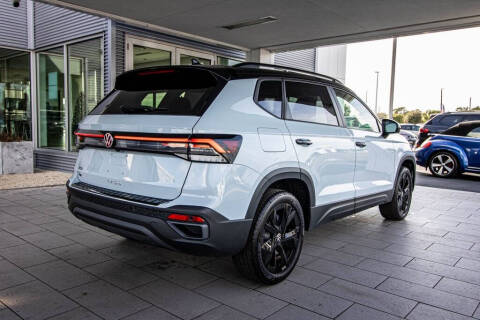 2026 Volkswagen Taos SE Black