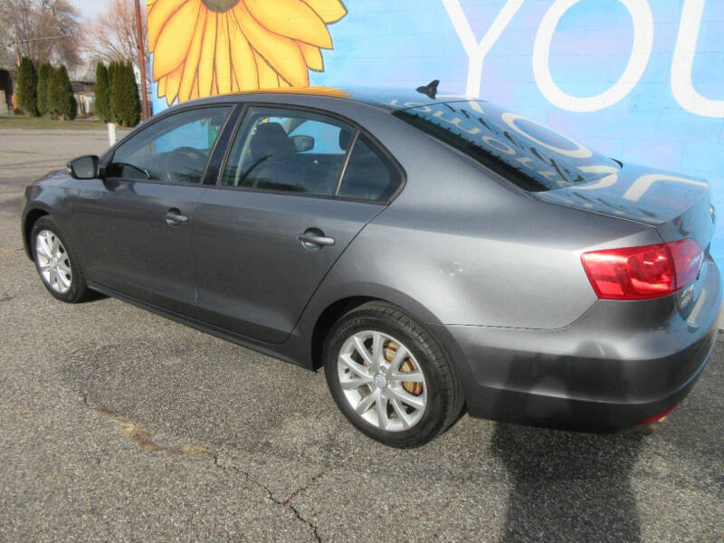 2011 Volkswagen Jetta SE w/Convenience photo 3