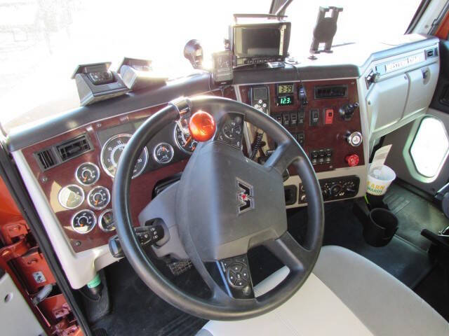 2022 Western Star 5700XE