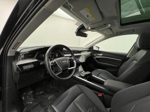 2023 Audi e-tron quattro Premium