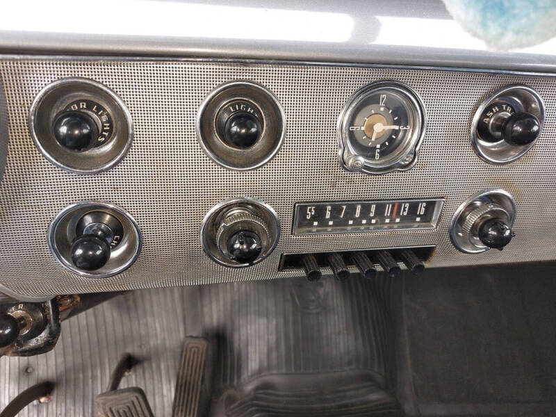 1951 Ford Deluxe
