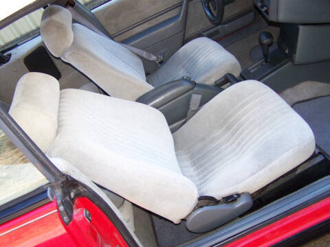 1990 Pontiac Sunbird LE