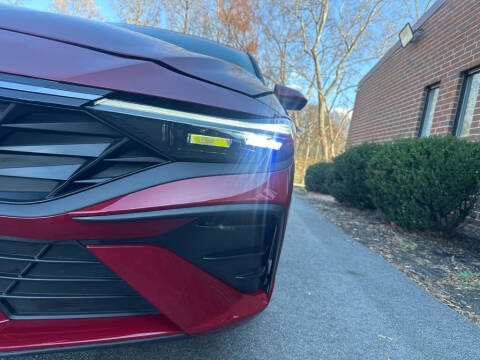 2024 Hyundai Elantra SE