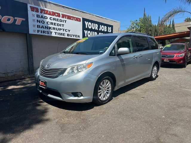 2014 Toyota Sienna