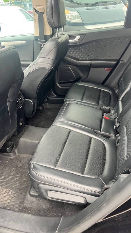 2020 Ford Escape SEL