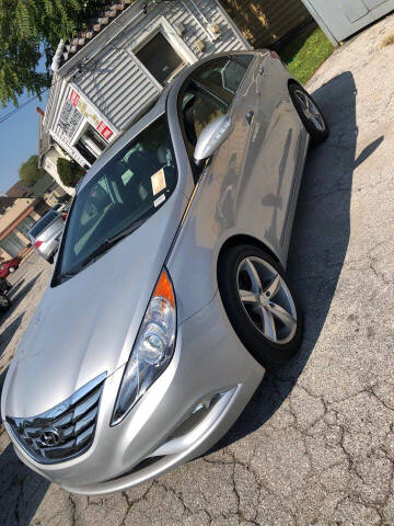 2011 Hyundai Sonata for sale at D -N- J Auto Sales Inc. in Fort Wayne IN