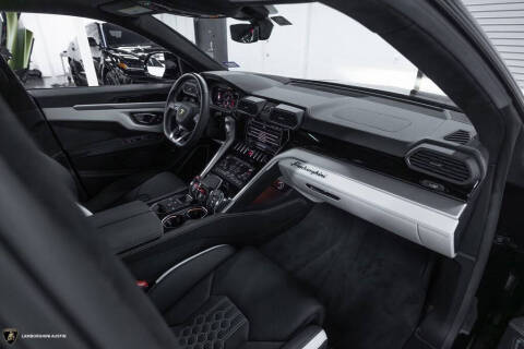 2023 Lamborghini Urus S