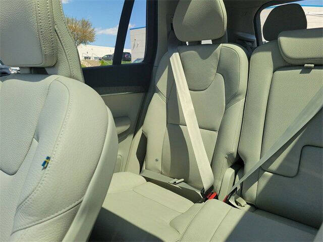 2024 Volvo XC90 B5 Plus Bright Theme