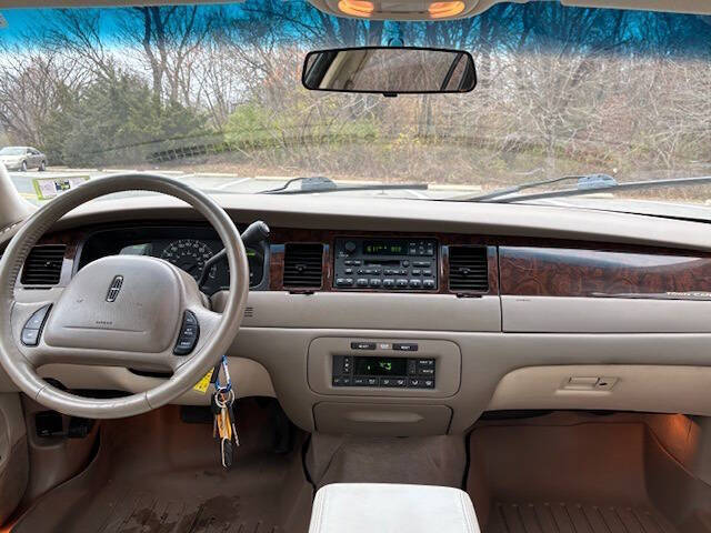 2000 Lincoln Town Car Executive