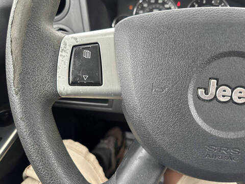 2010 Jeep Commander Sport