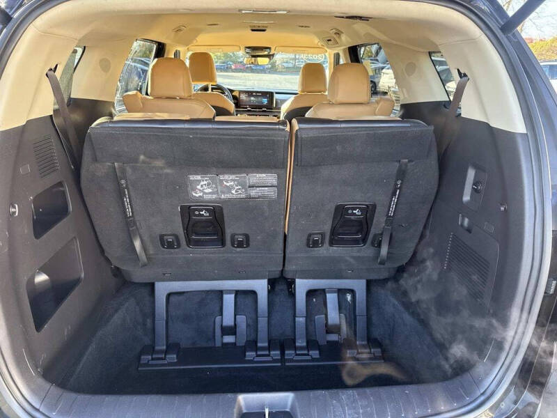 2023 Kia Carnival EX