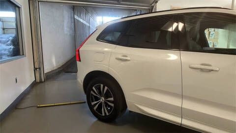 2025 Volvo XC60 B5 Core Dark Theme