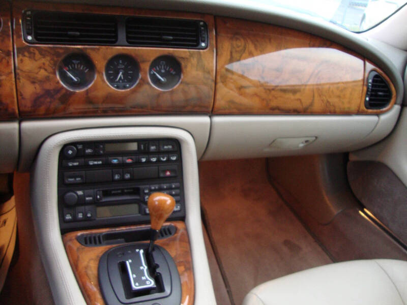 2000 Jaguar XK-Series XK8