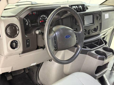 2016 Ford E-Series E-350 SD