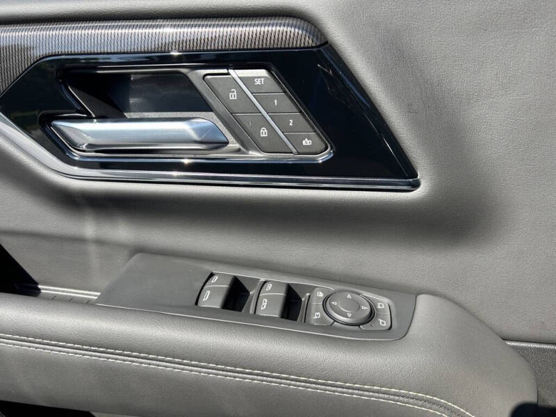 2025 GMC Yukon Elevation