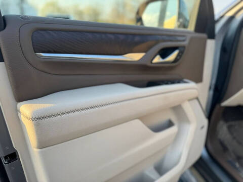 2023 GMC Yukon XL Denali