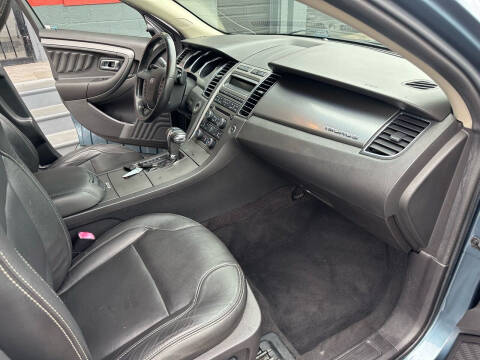 2010 Ford Taurus SEL