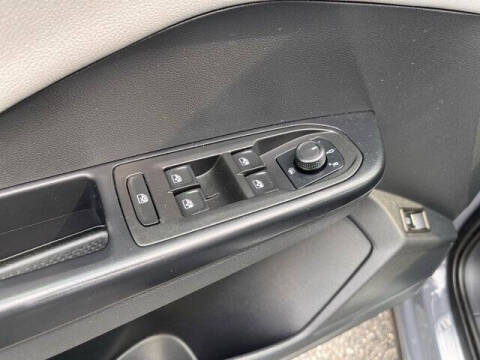 2023 Volkswagen Taos SE 4Motion