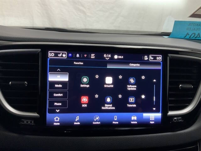 2025 Chrysler Pacifica Select