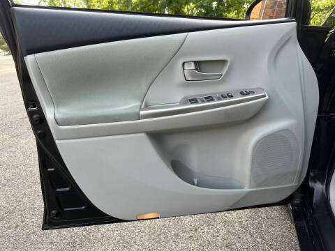 2013 Toyota Prius v Three