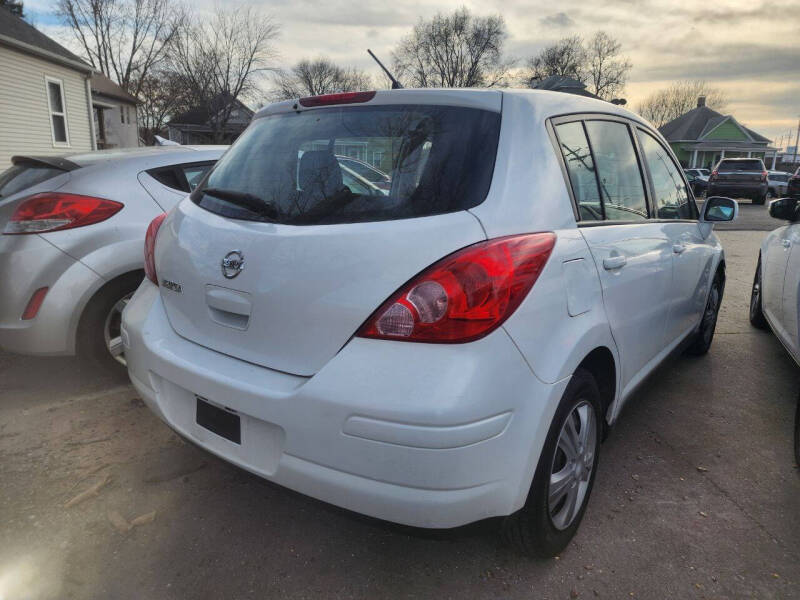 2011 Nissan Versa 1.8 S