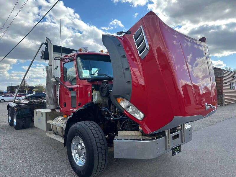2007 Mack Granite