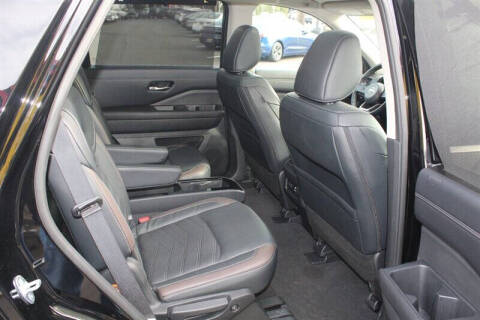 2023 Nissan Pathfinder Platinum