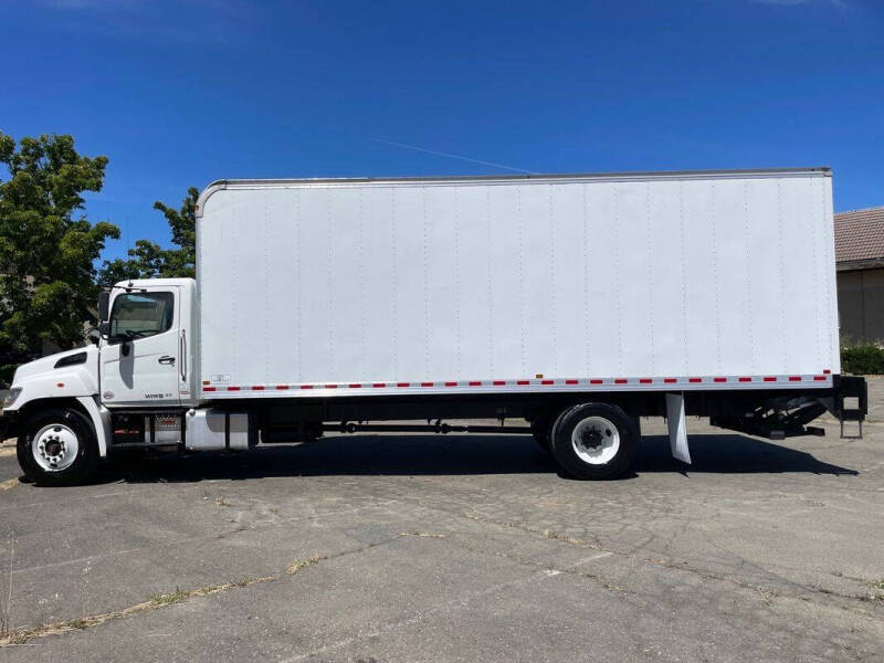 2020 Hino 268A