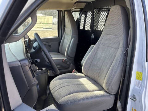 2025 Chevrolet Express 2500