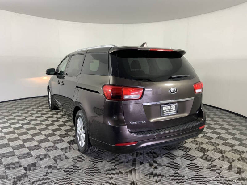 2017 Kia Sedona LX