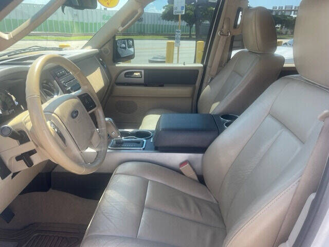 2012 FORD Expedition SUV / Crossover - $9,800