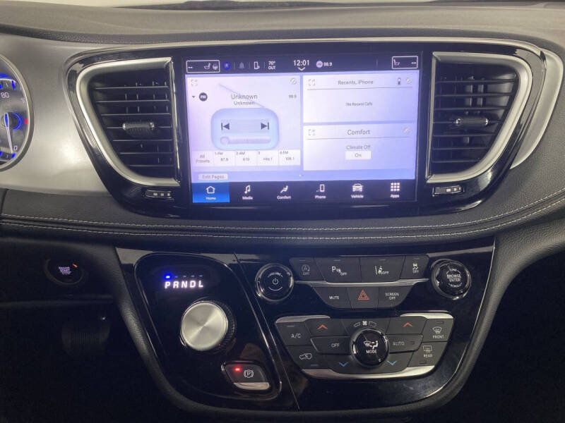 2024 Chrysler Pacifica Touring