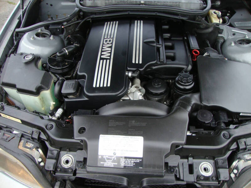 2004 BMW 3 Series 325i