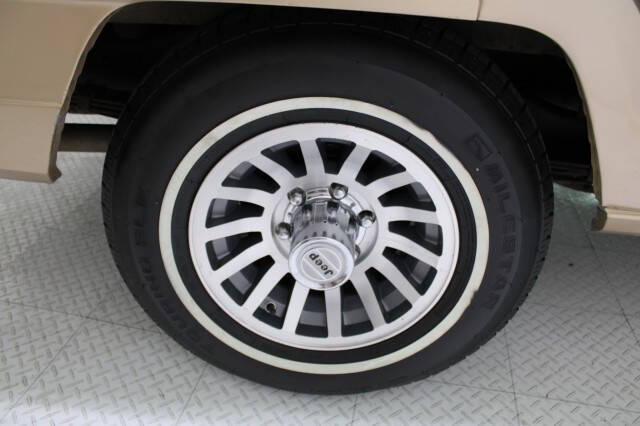 1989 Jeep Grand Wagoneer