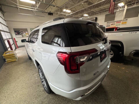 2023 GMC Acadia Denali
