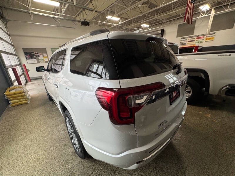 2023 GMC Acadia Denali
