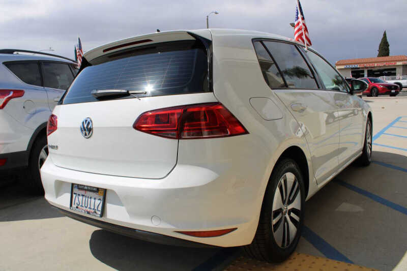 2016 Volkswagen e-Golf SE