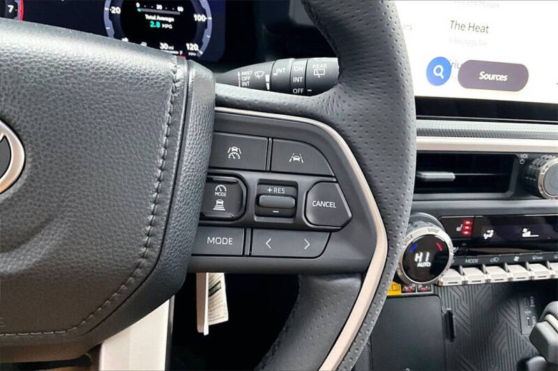 2025 Toyota 4Runner Limited HV