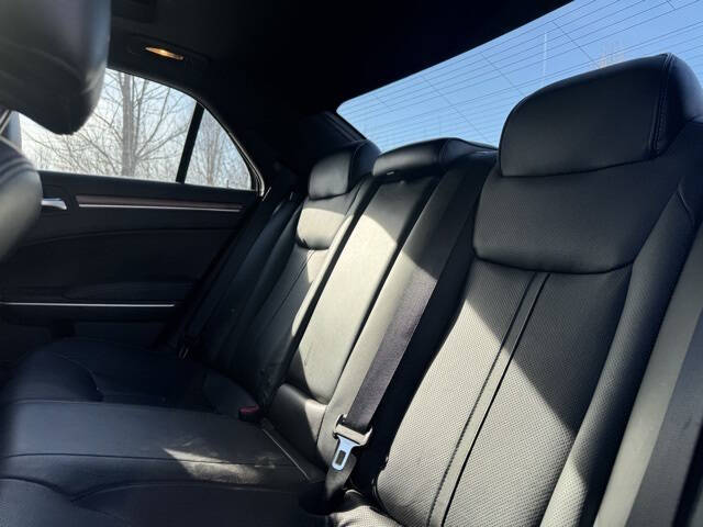 2012 Chrysler 300 C Luxury Series